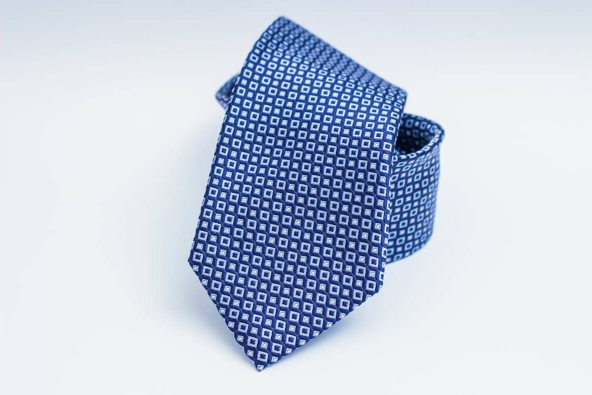 cravate bleue