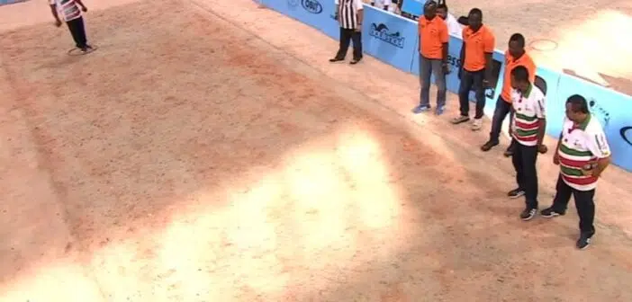 Partie de pétanque mondiale entre deux pays africains