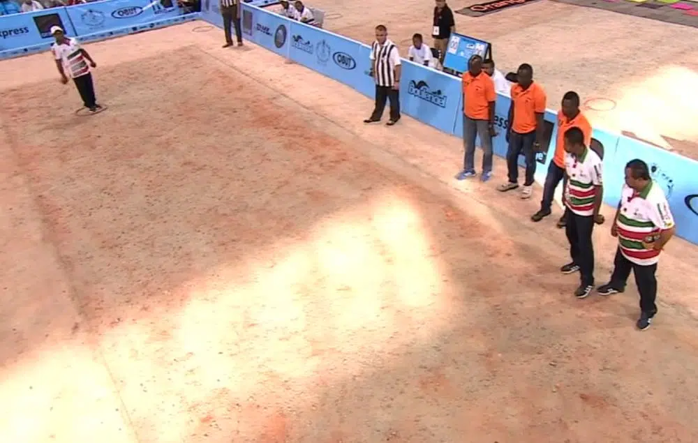 Partie de pétanque mondiale entre deux pays africains